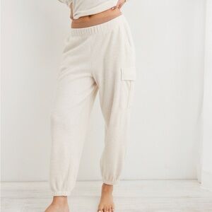 American eagle cargo joggers